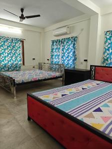 4 Bedroom 3 Bathroom Fully AC Private Flat up to 14 People