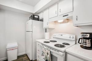 Towne Plaza Apartments #104 in the Galleria Area