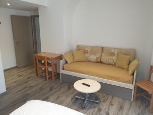 Hotels Logis Hotel Restaurant Le Faude : photos des chambres