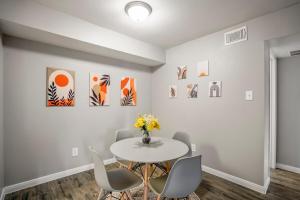 Towne Plaza Apartments #114 in the Galleria Area