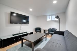 5 Mi to Dtwn Seattle Pet-Friendly Apt