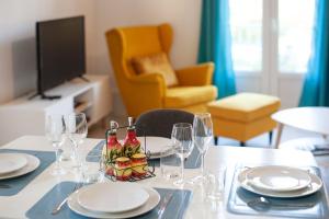 Beautiful & large sea view apartment