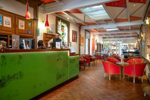 Hotels Logis Hotel Restaurant Le Faude : photos des chambres