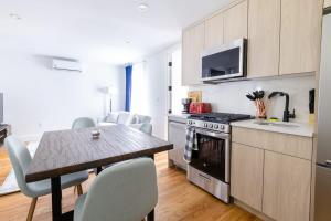 323-2 Spacious 2BR Williamsburg