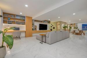 Opulent and Luxury 4 Bedroom