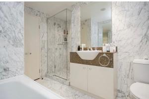 Amazing city apartment with 25m pool, sauna, gym with seperate sofa bed in living room