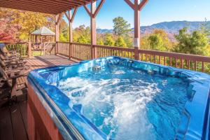 Million Views Hot Tub Game Room Sleeps 25