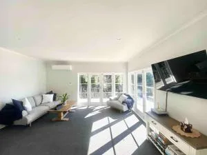 Sun Sea Scenery - Newly Renovated - Mahia