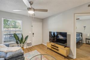 CB 3504-102 Fayetteville Oasis I Modern, Comfy