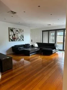A luxury home in Oakleigh - Clayton North