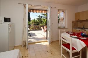 Apartments with parking space Punat, Krk - 23877