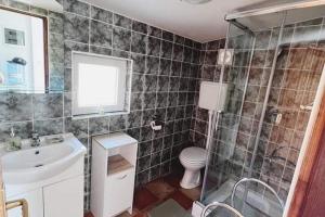 Apartments with parking space Vir - 23898