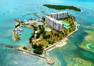 Couples Retreat - Private Island 1BR Condo with Oceanview, Pool View, 500MB WiFi & AC - فاجاردو