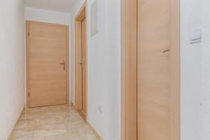 Apartments with parking space Baska Voda, Makarska - 23641