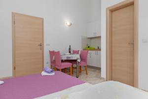 Apartments with parking space Baska Voda, Makarska - 23641