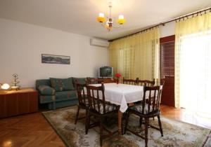 Apartments with parking space Baska, Krk - 23742