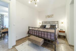 Family friendly house with a swimming pool Supetar, Brac - 23813