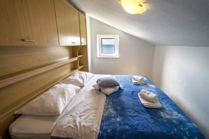 Apartments by the sea Privlaka, Zadar - 23749