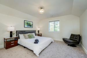 Elegant Home In Victoria,BC