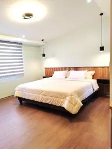 Suite de lujo Curie con Jacuzzi Privado - Calderón