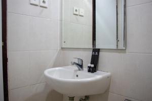 Comfort 2BR at Nifarro Park Apartment By Travelio