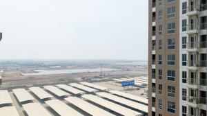 Well Furnished Studio at Tokyo Riverside PIK 2 Apartment By Travelio