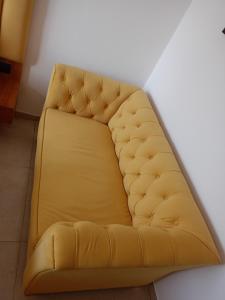 Couple friendly golden ambiance raahi sttay