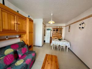 APPARTEMENT AVEC TERRASSE PROCHE PLAGE - FR-1-652-49