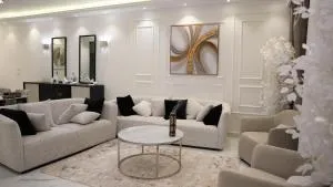 GameRoom Pyramids 45m Airport 20m - ‘Izbat Nafīshah al Baḩrīyah