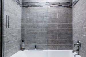 5 BR Luxurious-Gem Mansion in Heart of Denver