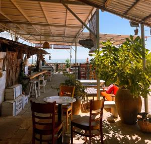 EVA HUT Mui Ne Beach Hostel