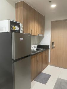 10 minutes from MOA - Cozy Condo with Hot Shower & Balcony