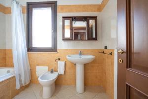 Casa Pascoli Near Sandy Beach - Happy Rentals