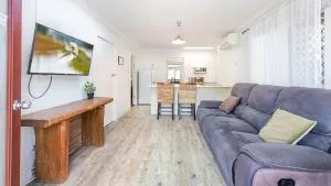 Coconut Palms Spacious 1 Bedroom Apartment - Scarness