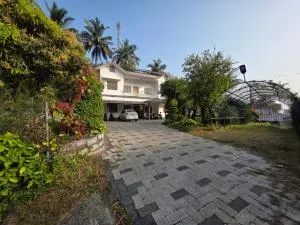 Serahs Homestay - Varagampadi