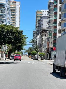 Apê Completo, 150m da praia, com duas sacadas