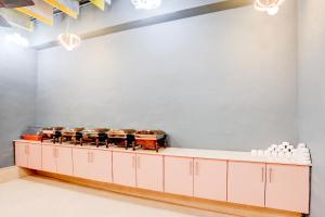 Hotel BKC Minerva, Near US Consulate