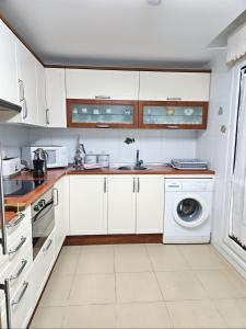 Red Wine Haro, piscina y parking