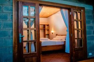 Babylon Lodge - Zame