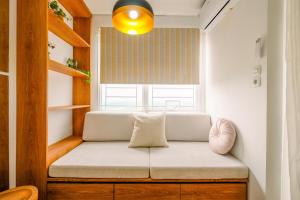 Cozy Living Studio Room Royal Sentul Park Apartment By Travelio