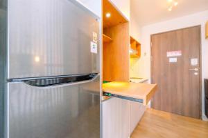 Cozy Living Studio Room Royal Sentul Park Apartment By Travelio