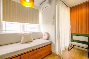 Cozy Living Studio Room Royal Sentul Park Apartment By Travelio