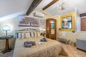 Large Double Room with Balcony and Sea view room in B&B DaGiueli