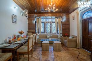 StayVista at The Northern Lake House with Balcony