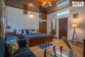 StayVista at The Northern Lake House with Balcony