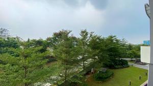 Fancy and Comfortable 1BR at Ciputra International Apartment By Travelio