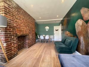 Beautiful 2 Bedroom Flat Next to Brighton Beach Sleep 6