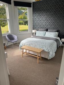 RENWICK IN THE CITY NELSON, 10min easy walk to City Centre, 4min drive to Hospital, 13min drive to Airport, full kitchen, fast fibre wifi, quiet street, dog friendly