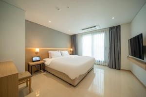 Chestertons Gyeongju