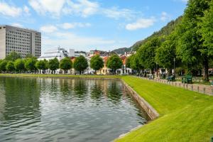 BREEZE Hotel Victoria - Self-Service